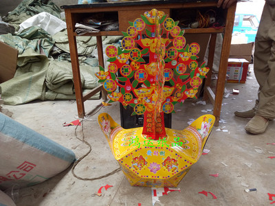 雄县厂家直销殡葬用品纸活花圈大全 新品 折叠摇钱树 摇钱树