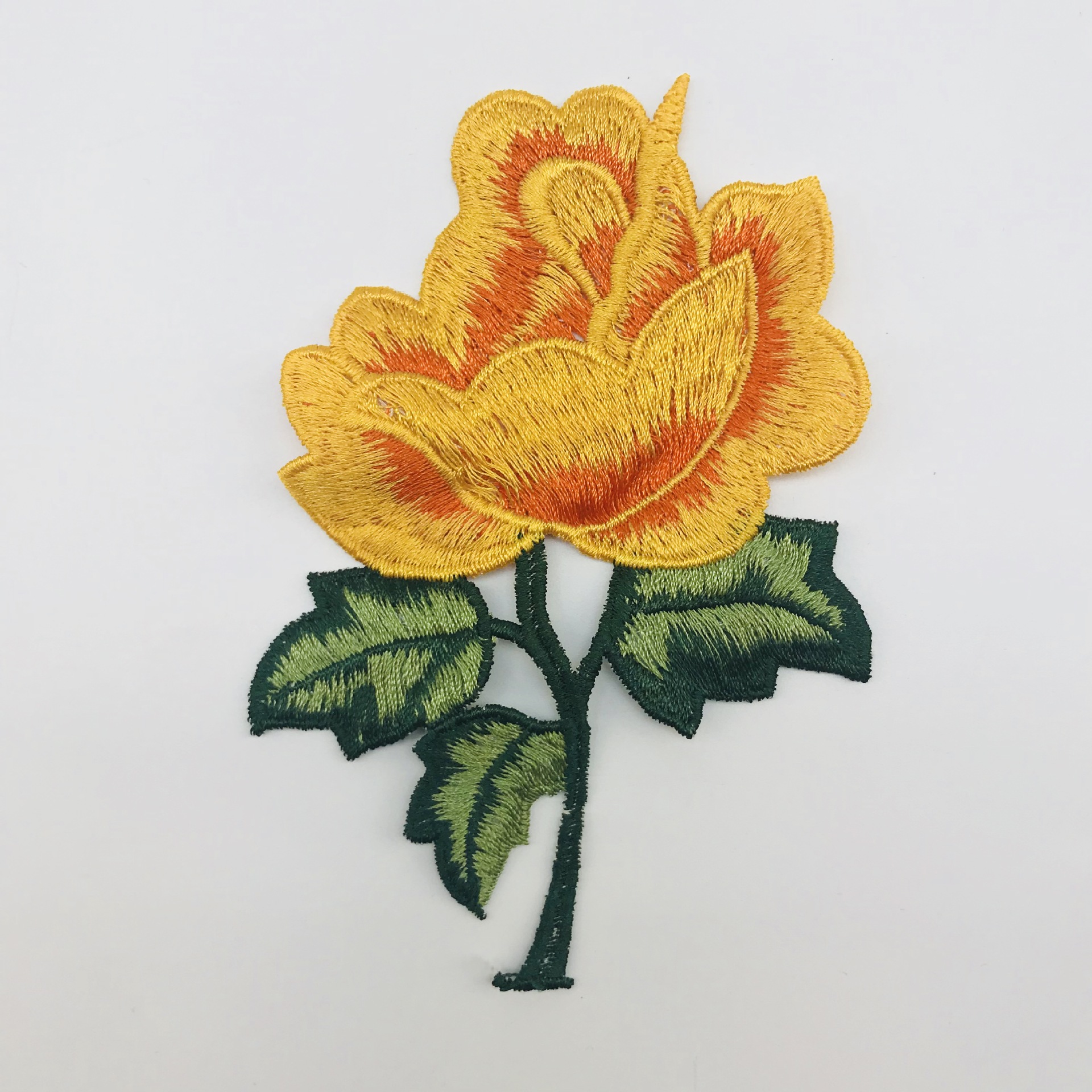 特价时尚玫瑰花刺绣布贴彩色水溶领花 衣服贴花电脑绣花贴补丁贴