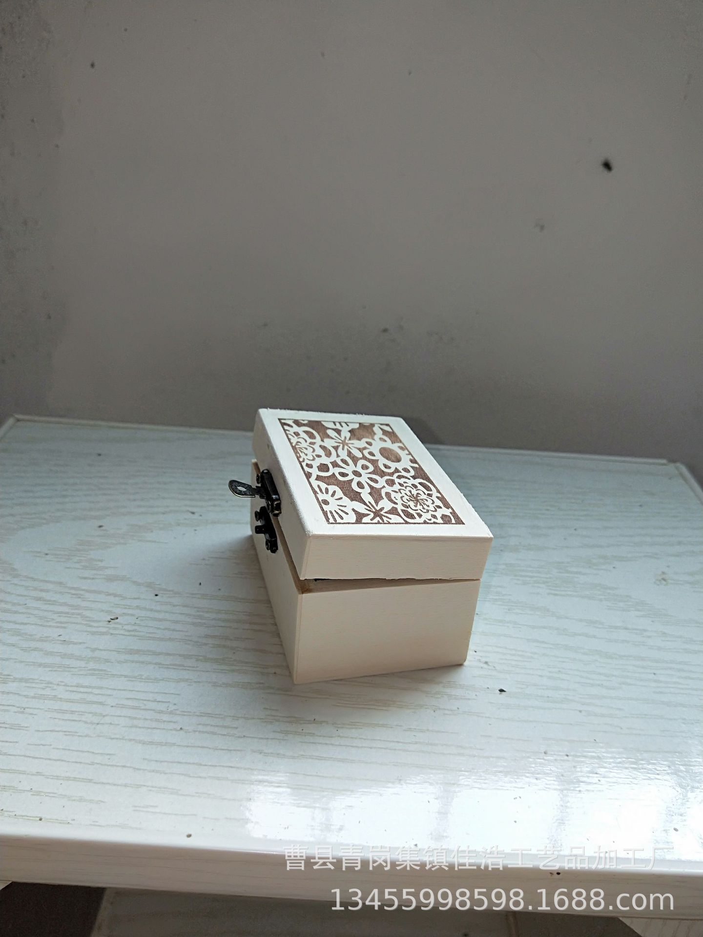 厂家直销蝴蝶扣木盒 烫印首饰盒 收纳盒