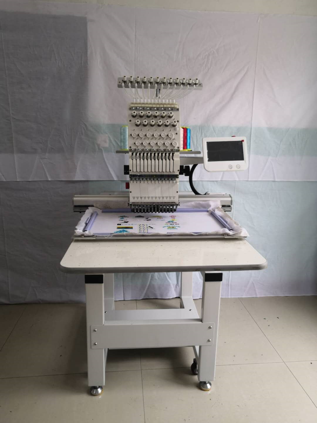 袜绣绣花机加大车标刺绣机小型电脑平绣帽绣毛巾绣成衣绣绣花机