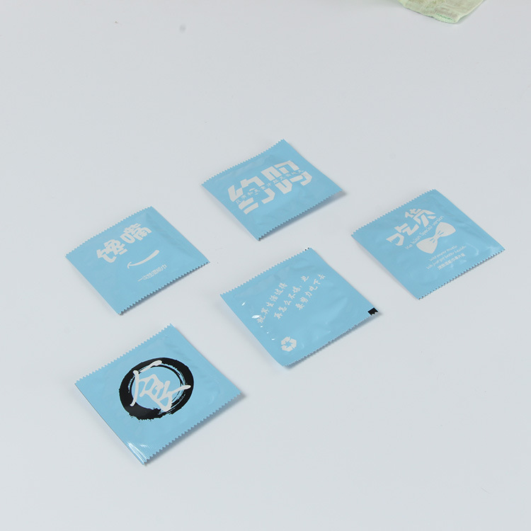 创意定制广告安全套湿巾汽车网咖湿纸巾消毒定做避孕套式湿巾