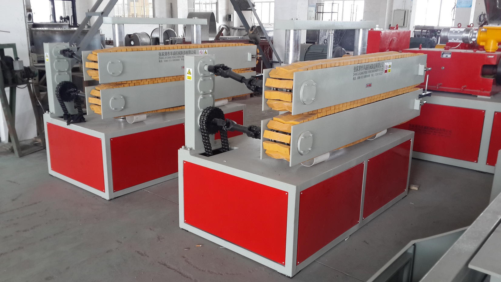 fc双履带式牵引机 立式塑料管材型材牵引机 塑料挤出牵引机定制