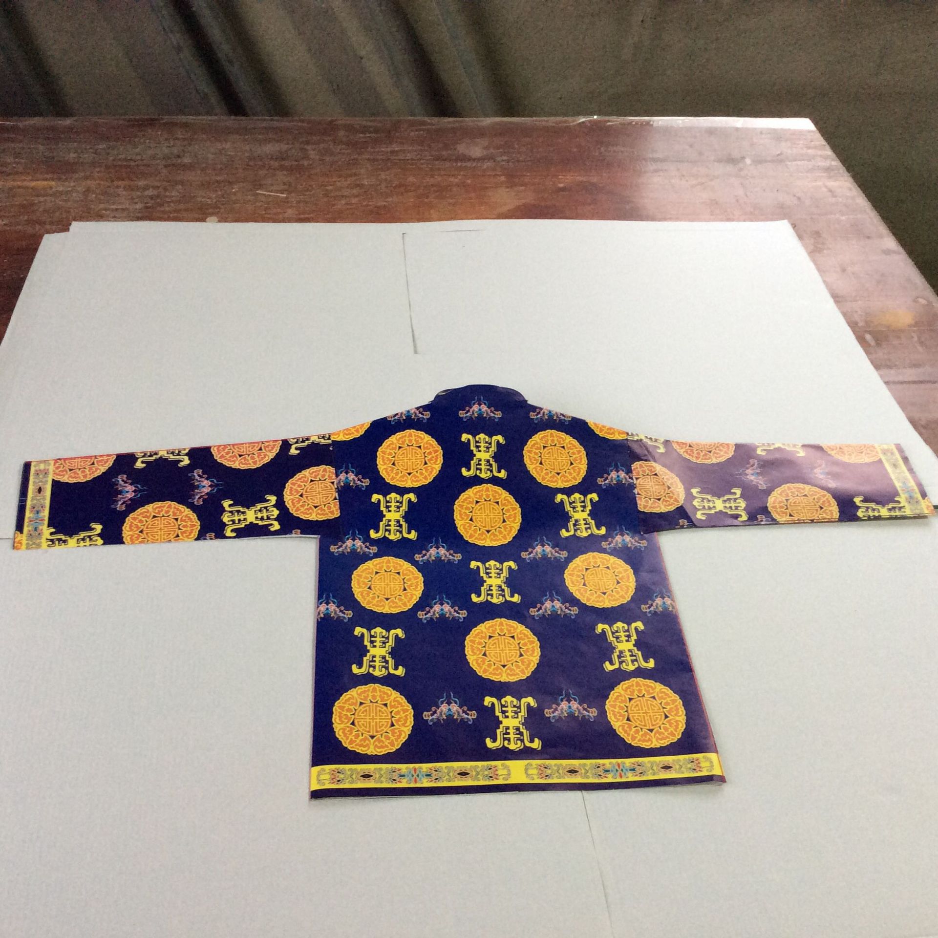 厂家直供殡葬用品纸衣服,布寒衣,中元清明七月半祭祀用品纸寿衣