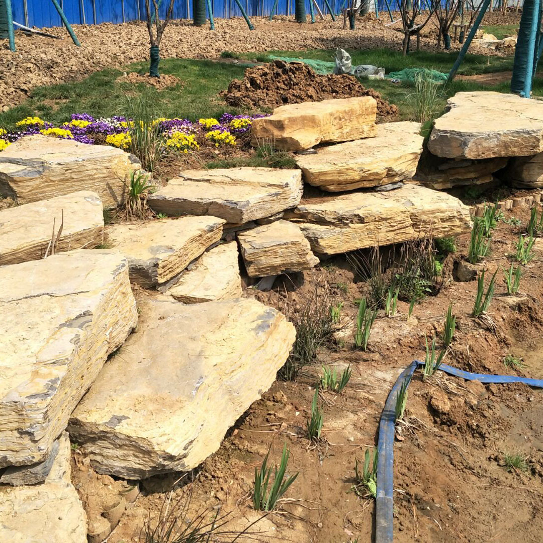 千层石驳岸工程设计施工 千层石护坡石矿山直销 千层石价格