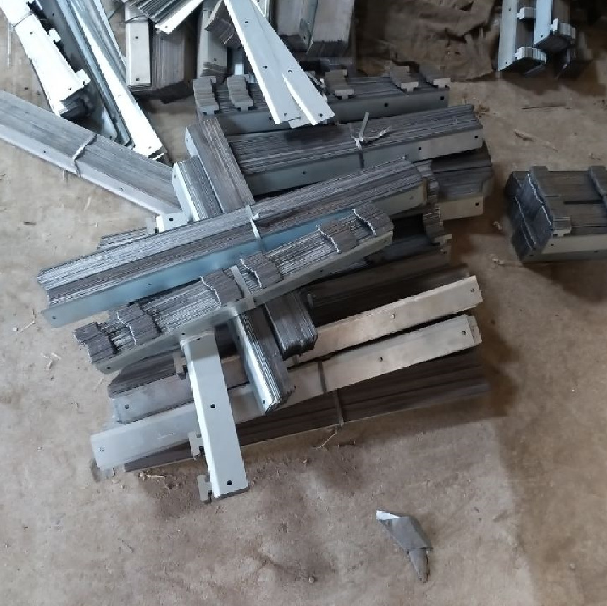 镀锌磁性软门帘龙骨夹板自吸软门帘龙骨夹片磁吸门帘配件大量发货