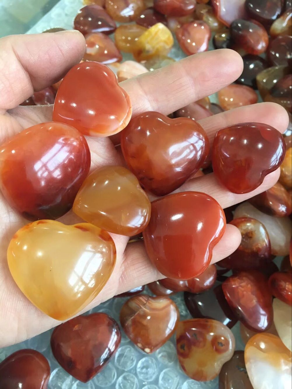 马达加斯加玛瑙心形把玩 摆件 玛瑙原石爱心实物图