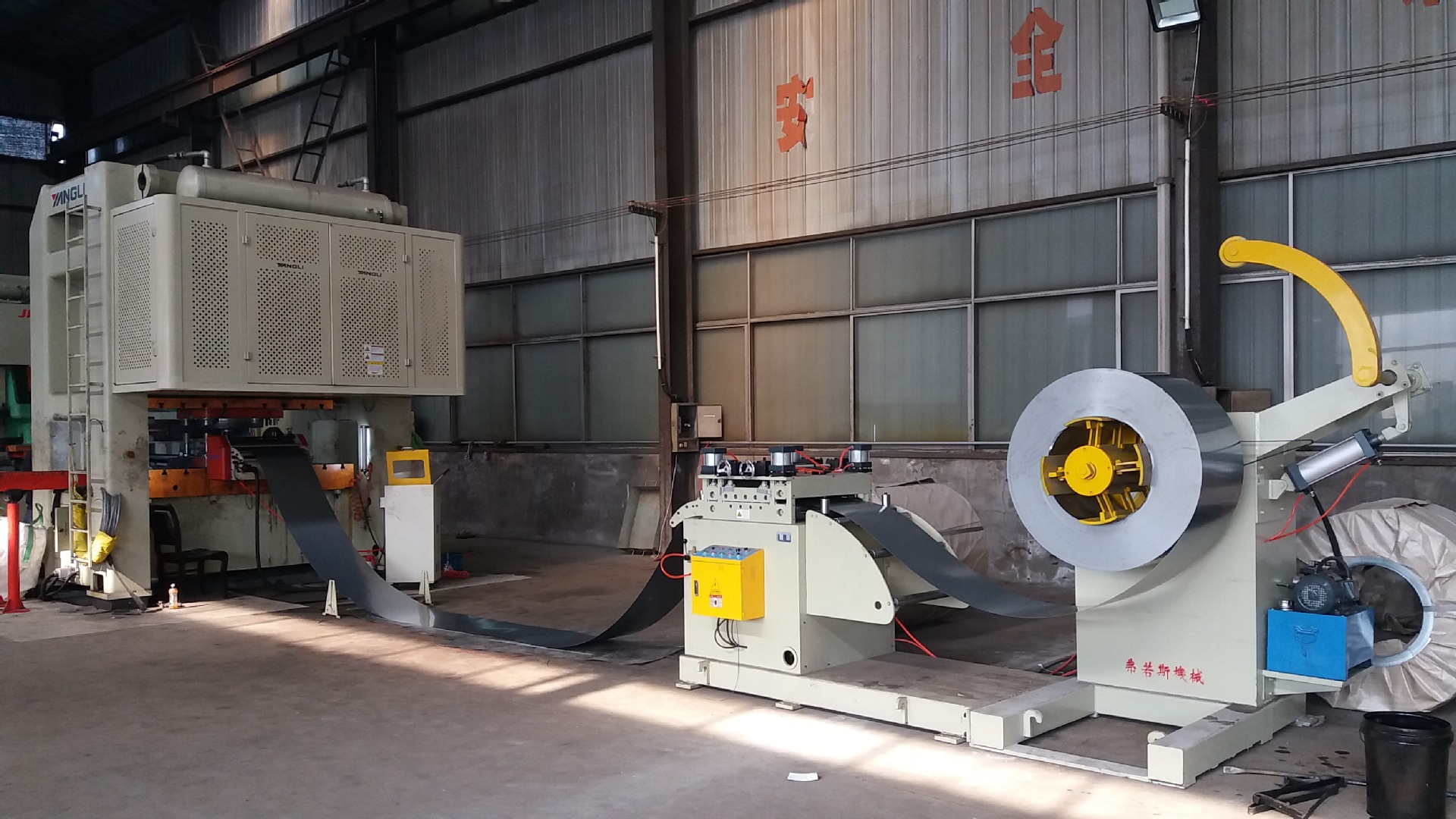 60mm厚分体式二合一放料整平机厚板整平机钢卷自动放料整平机