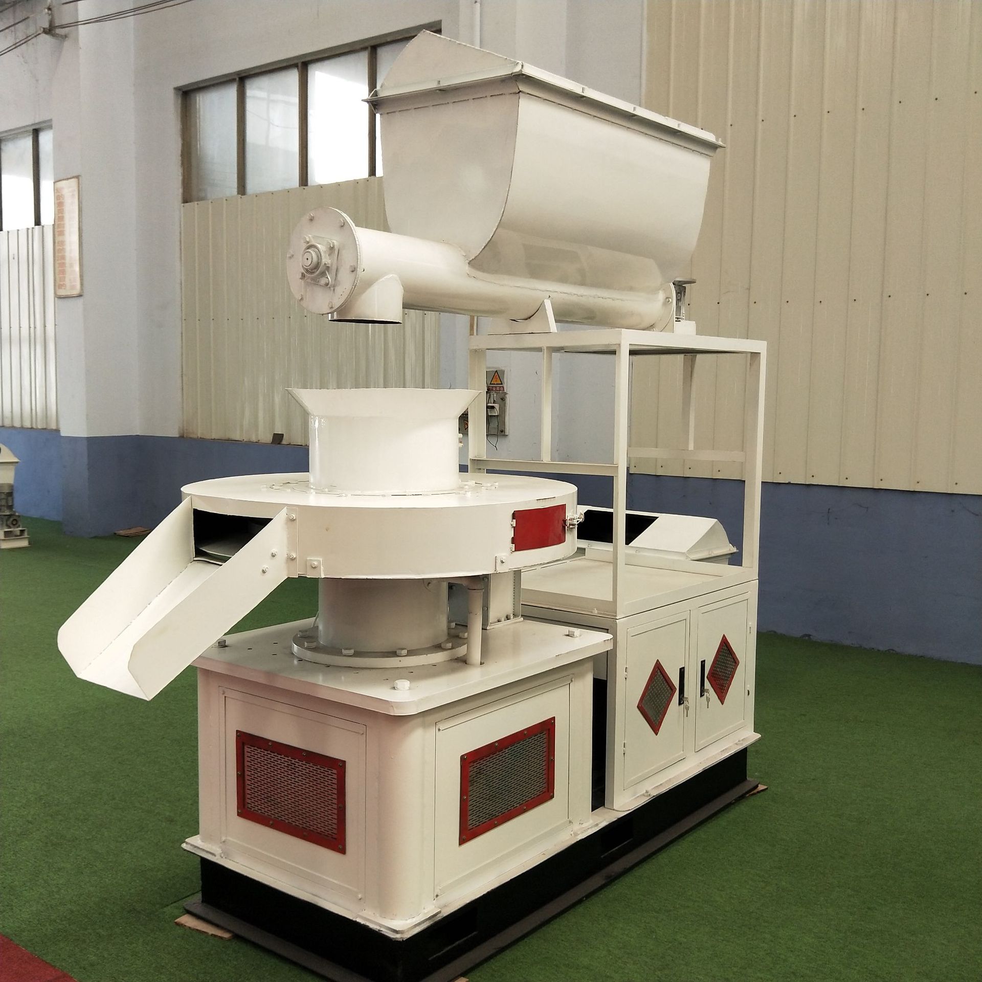 小型生物质燃烧颗粒机450型木屑秸秆造粒机 环模玉米芯饲料造粒机