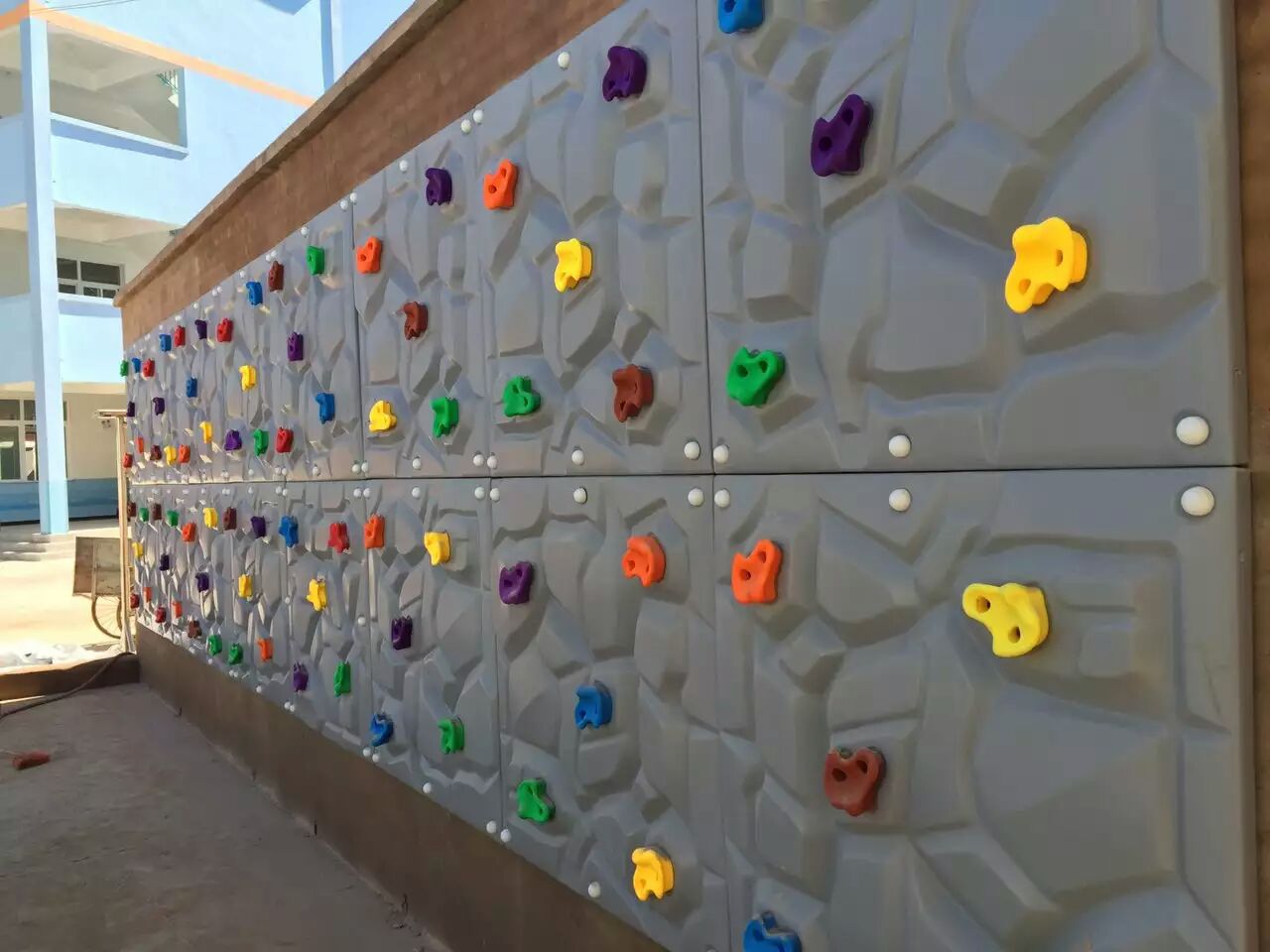 大型室外儿童攀爬墙攀岩 户外拓展体能训练组合游乐设施厂家供应