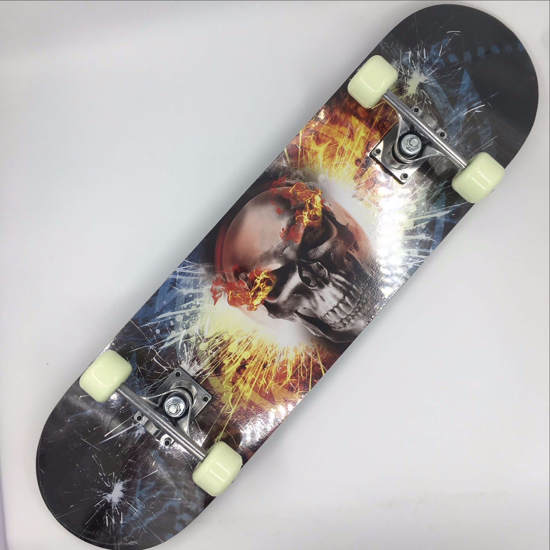 四轮滑板刷街公路枫木青少年男女双面卡通双翘板一件代发