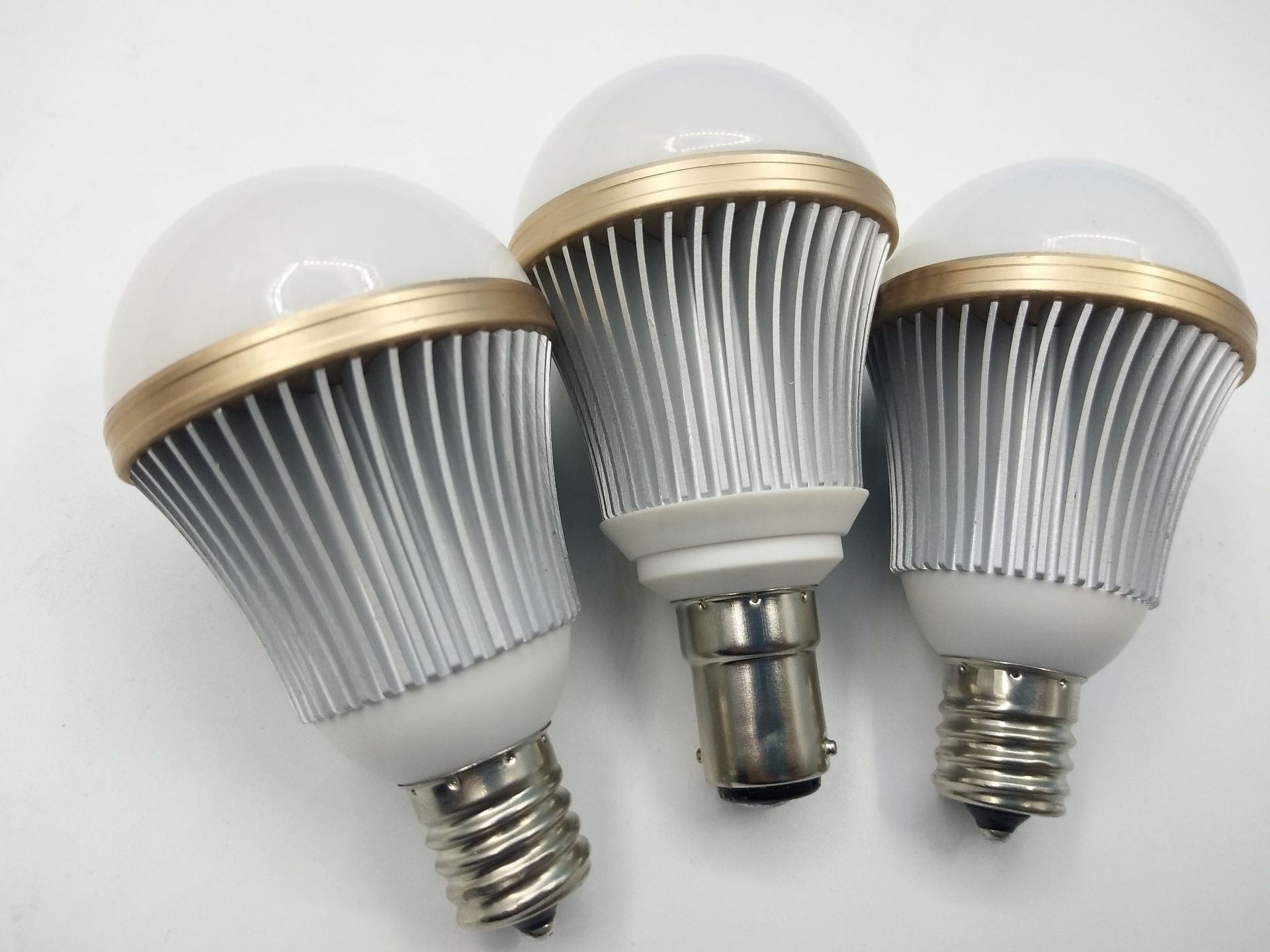 e17led球泡灯3w5w7w9w10w出日本灯泡110v12-24v36v低压调光