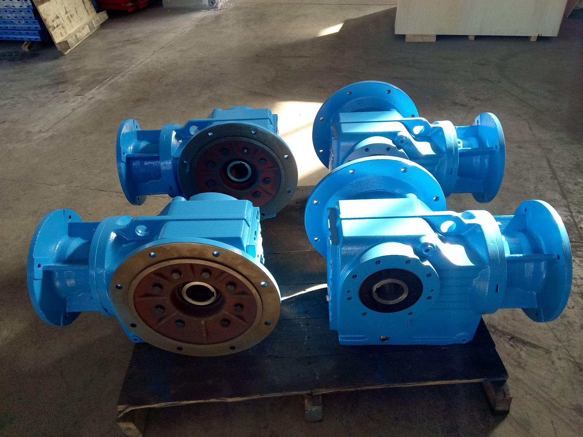 传邦kaf减速机kaf77螺旋锥齿轮减速机上海厂家生产