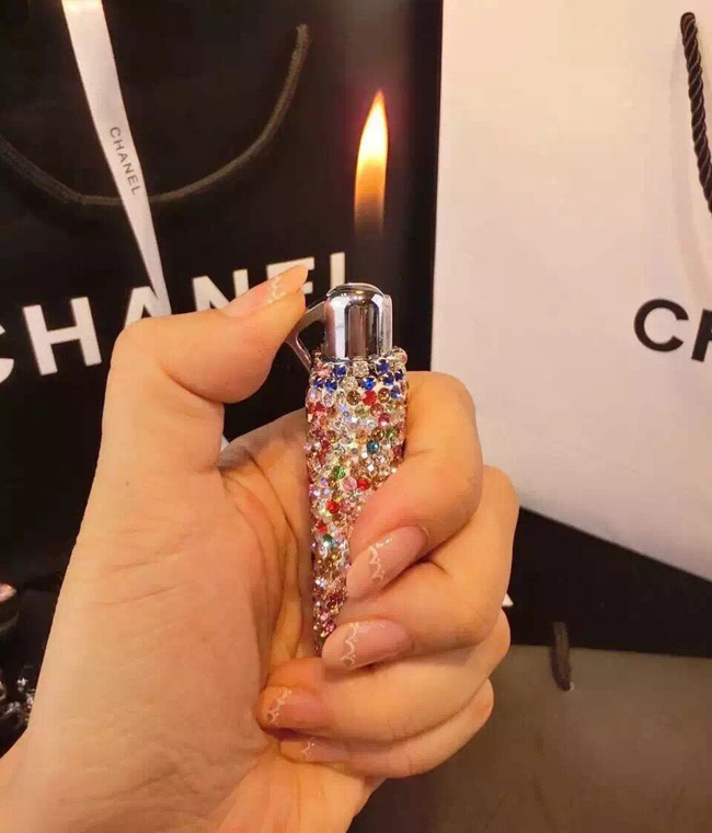 新款diy水钻创意高档防风充气打火机女生小巧便携镶钻贴钻打火机