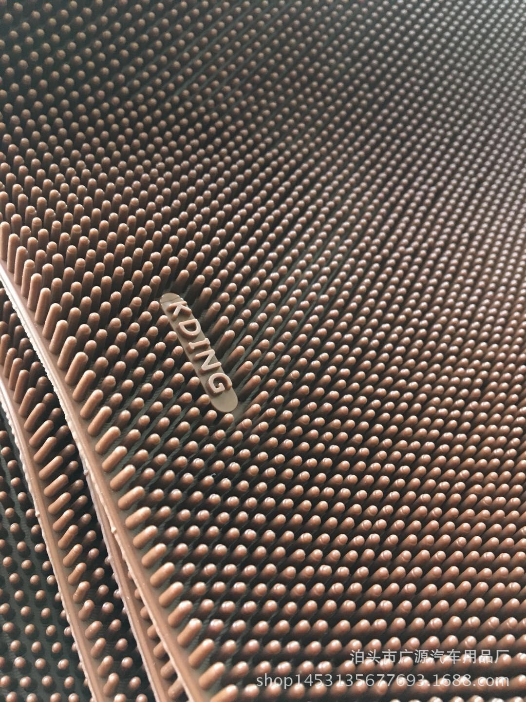 汽车通用软胶pvc防水小毛刺汽车脚垫 环保无异味防滑脚垫不走位