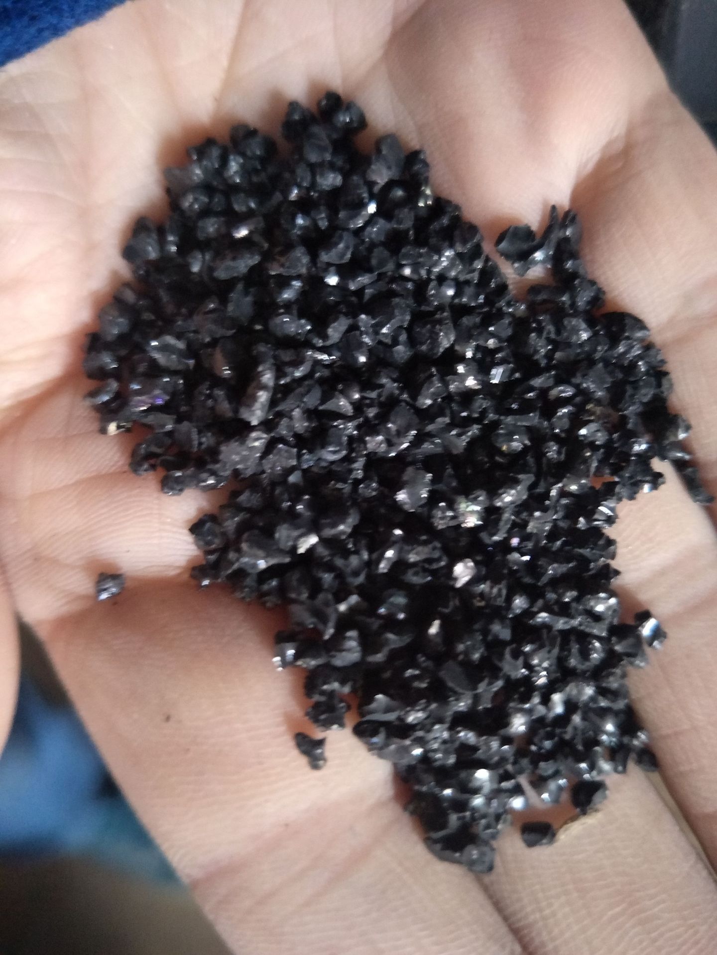 现货供应黑金沙 喷砂除锈 耐磨地坪金刚砂亮黑黑砂子