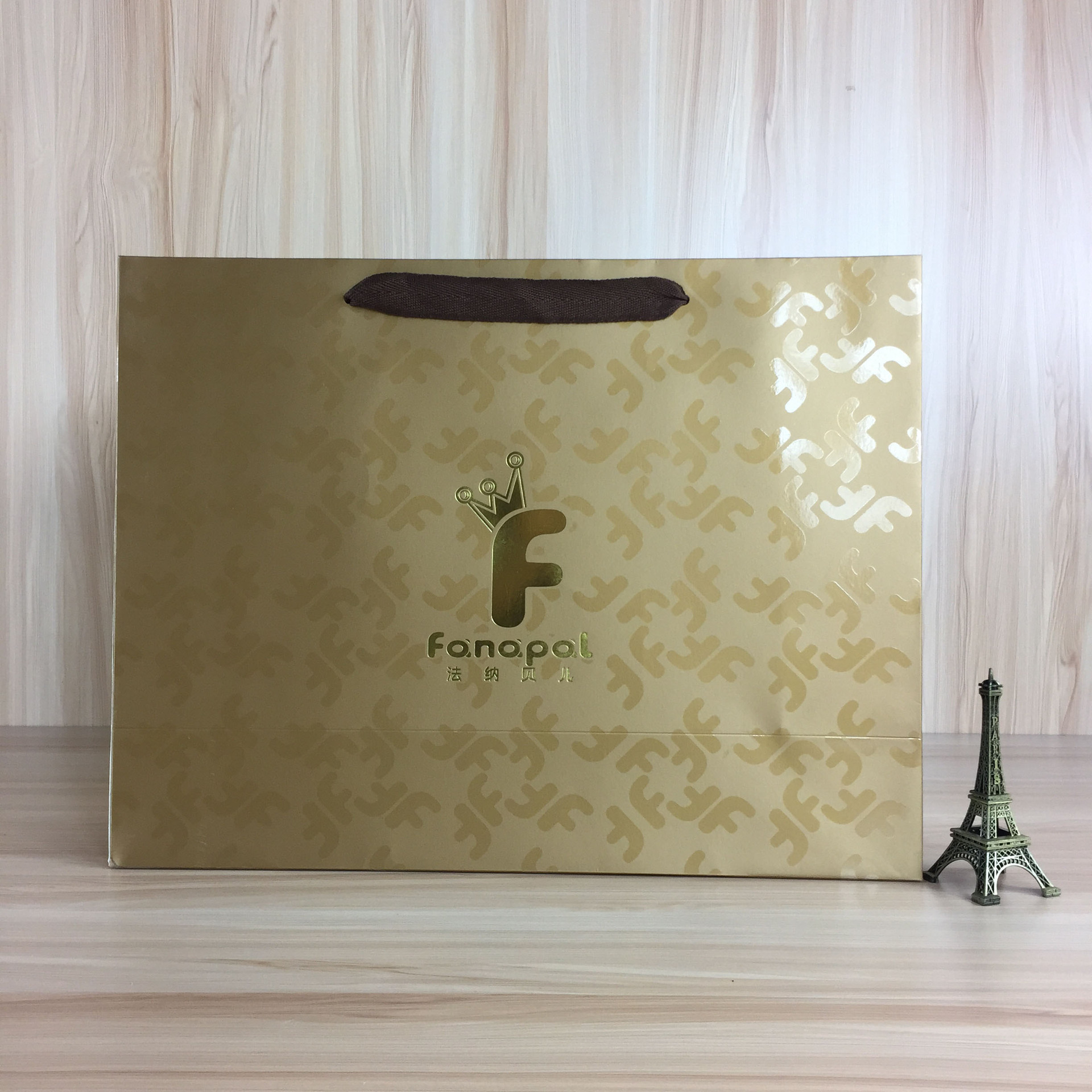 uv光油外贸手提纸袋 铜版纸服装袋子 厂家批发定制礼品包装