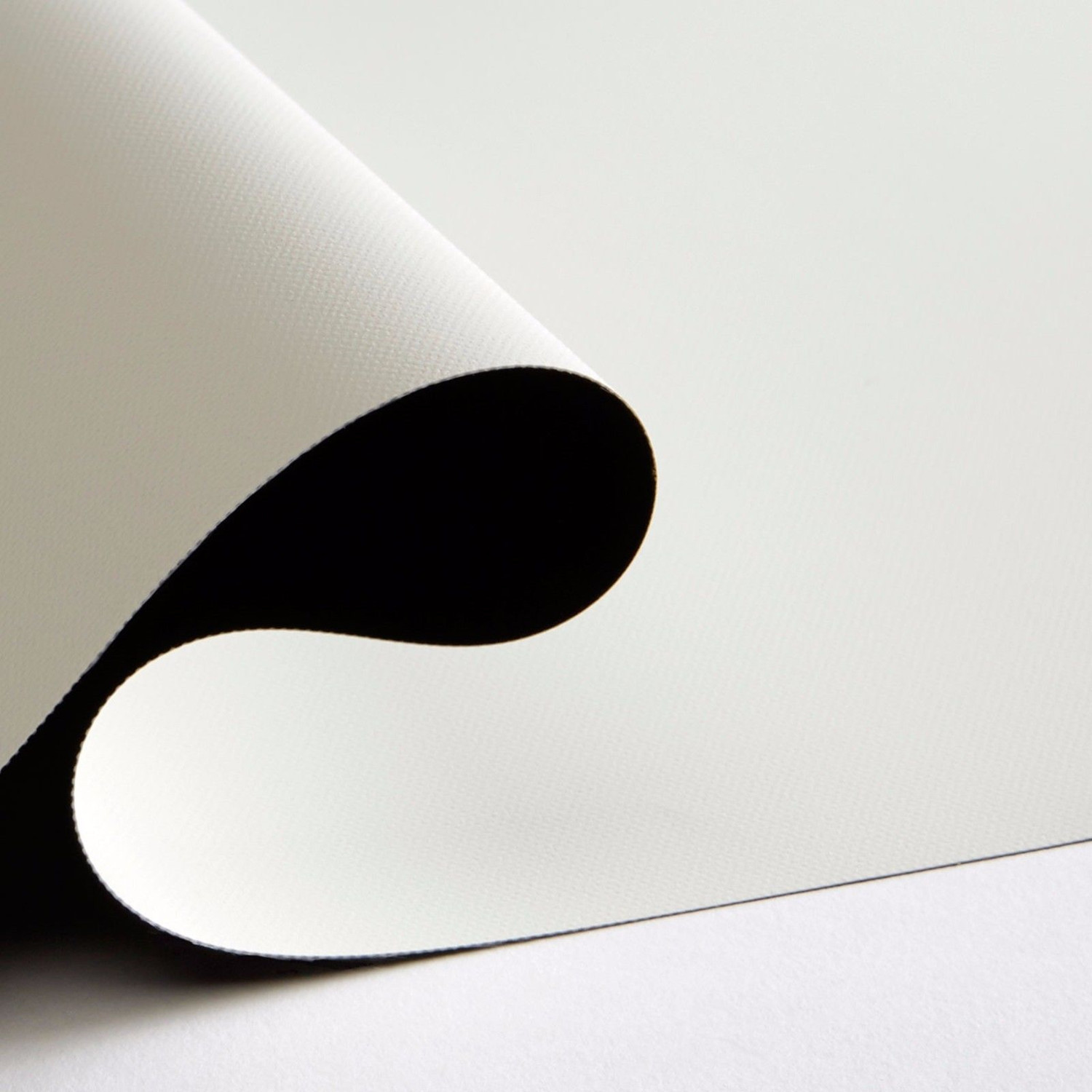 高清弹性黑白投影幕布用于遥控升降白幕商教家用幕布图像清新自然