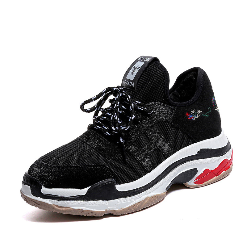 新风尚潮女运动鞋复古经典百搭平底松糕底透气运动鞋女绣花小白鞋