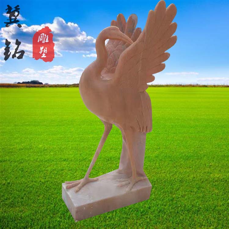 厂家直销晚霞红石雕仿真动物仙鹤丹顶鹤雕塑动物园草坪家居园林件