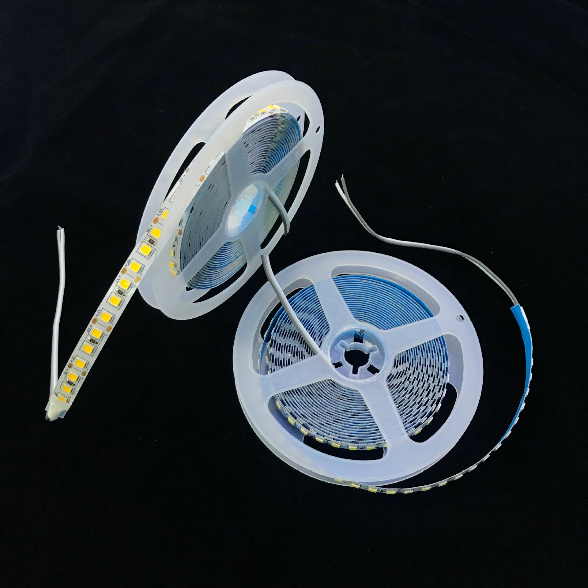 新款led软灯带超高亮贴片4040灯珠高品质蓝色背胶dc12v一米120灯