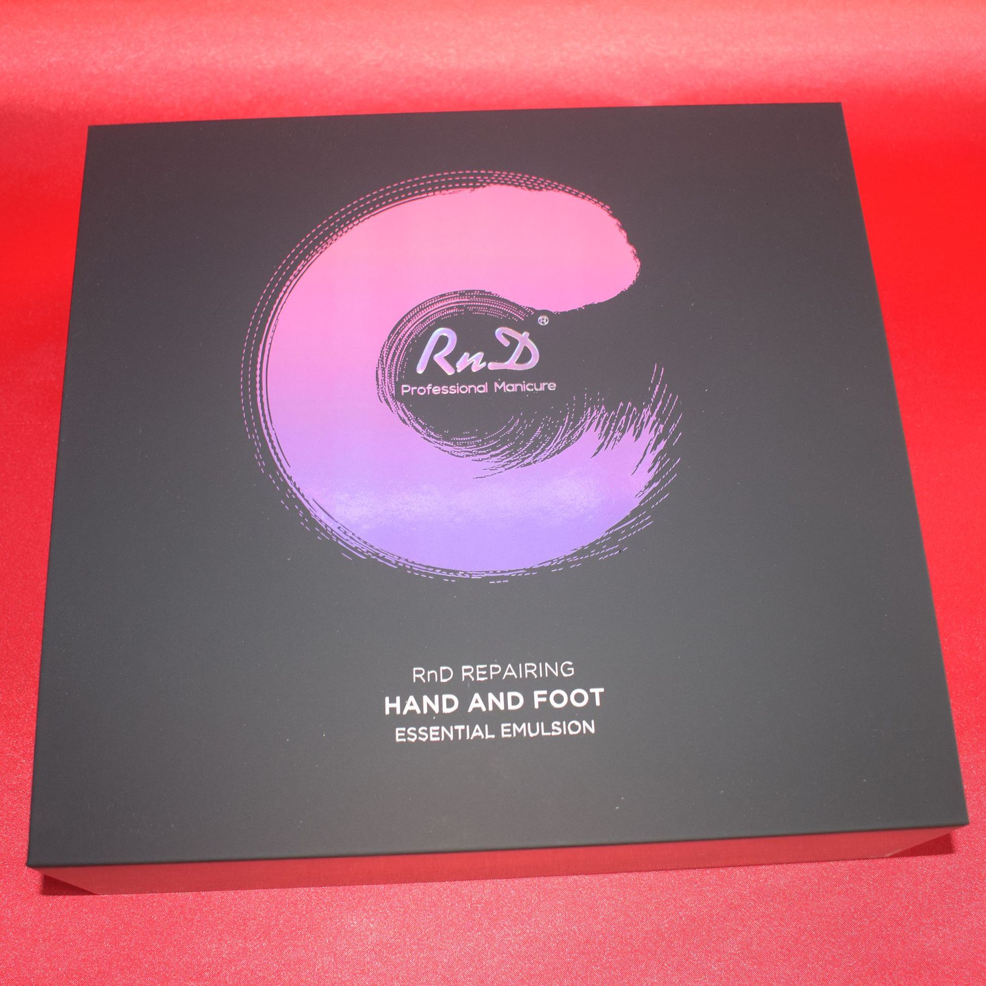 厂家定制化妆品翻盖彩盒 触感膜镭射银logo无色大面积uv精品礼盒