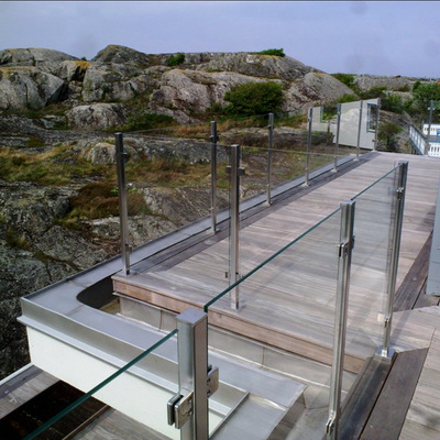 别墅区大平台玻璃护栏 高品质不锈钢立柱玻璃栏杆