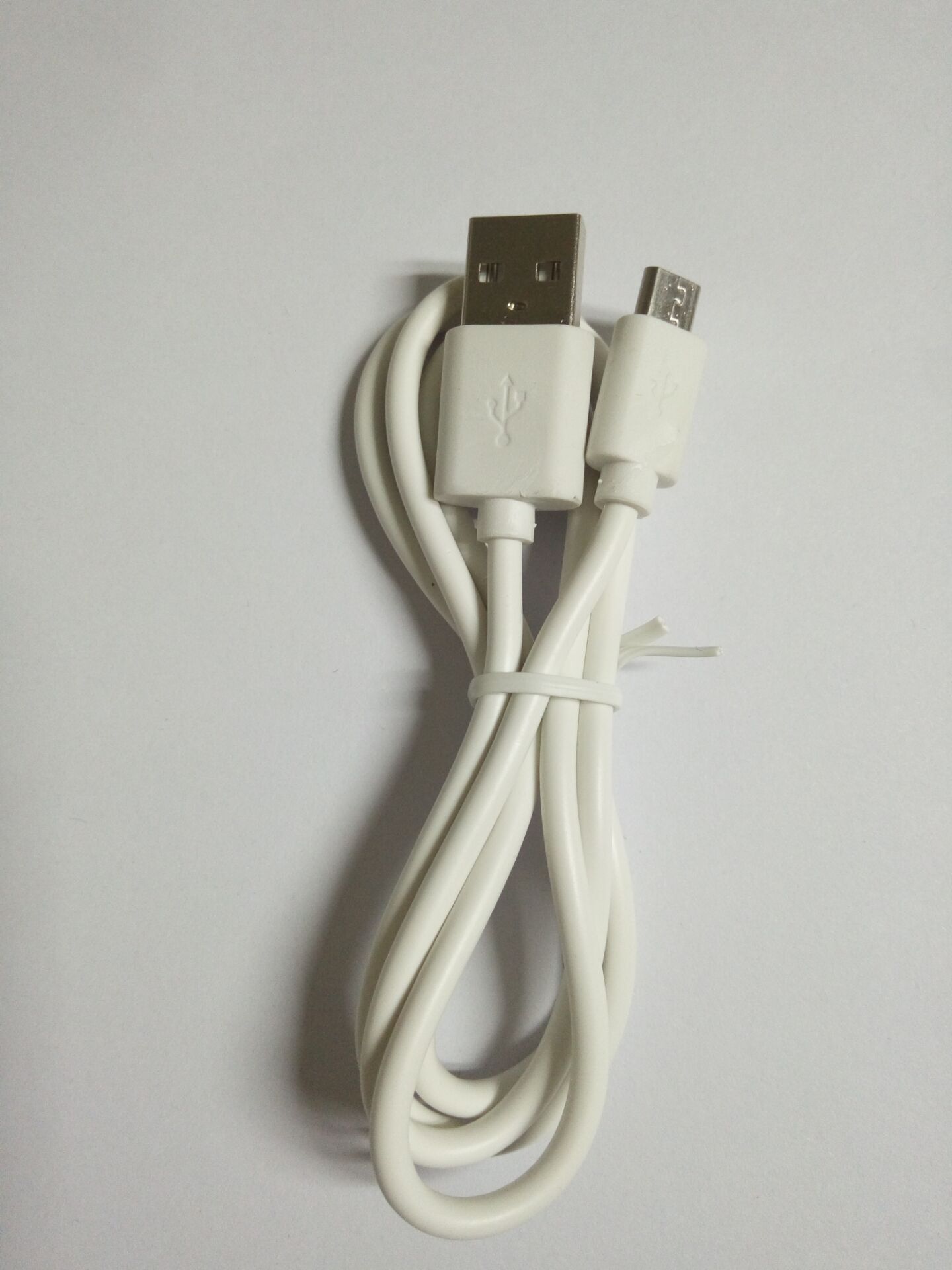 厂家直销批发数据线0.8米usba公对迈克黑色白色四芯数据线(24/28)