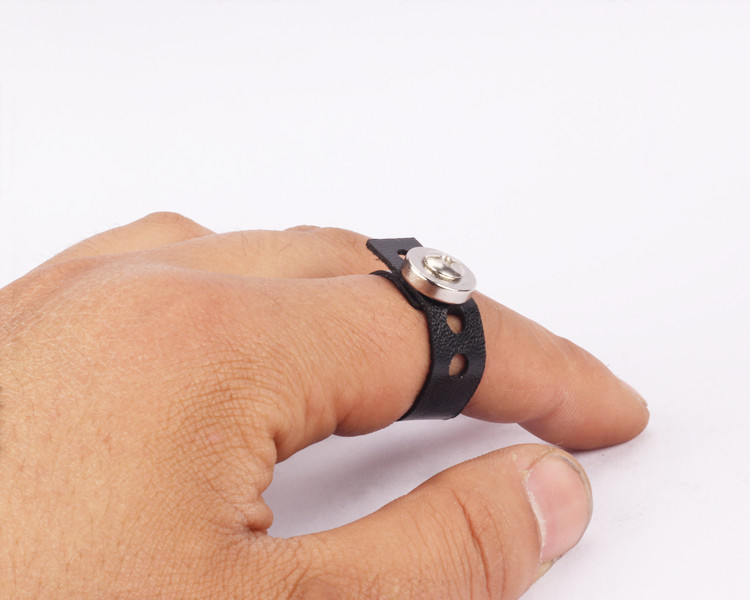 西越弹弓强磁戒指可调节大小皮革弹弓钢珠强磁戒指户外上弹戒指