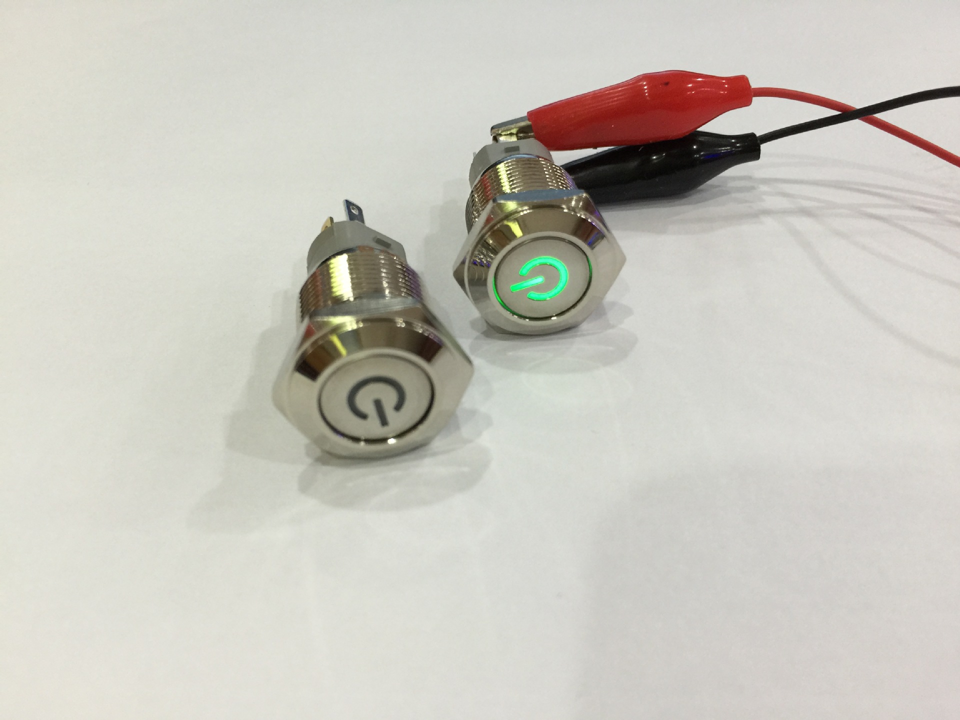 金属按钮带灯开关16mm自锁式带电源符号灯绿,黄,红,蓝12vled