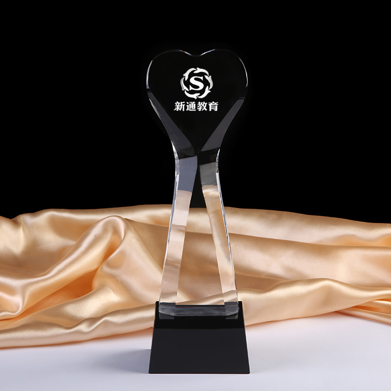 爱心水晶奖杯黑色水晶底座企业活动奖品纪念品可印字加logo礼品