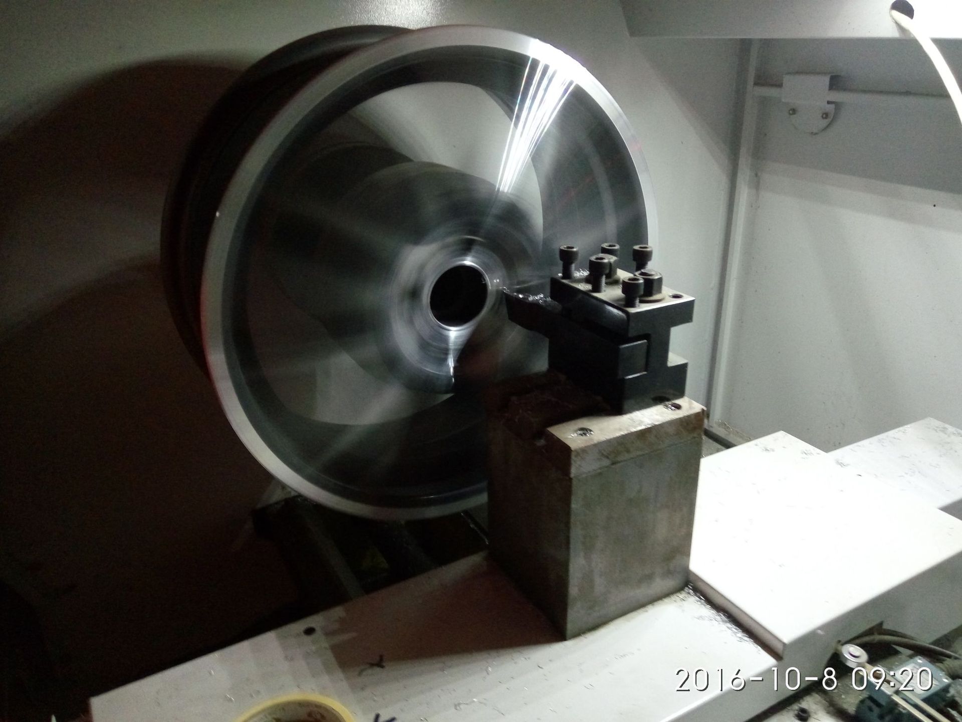 施诺依汽车轮毂拉丝机床 多系统自动轮毂拉丝机