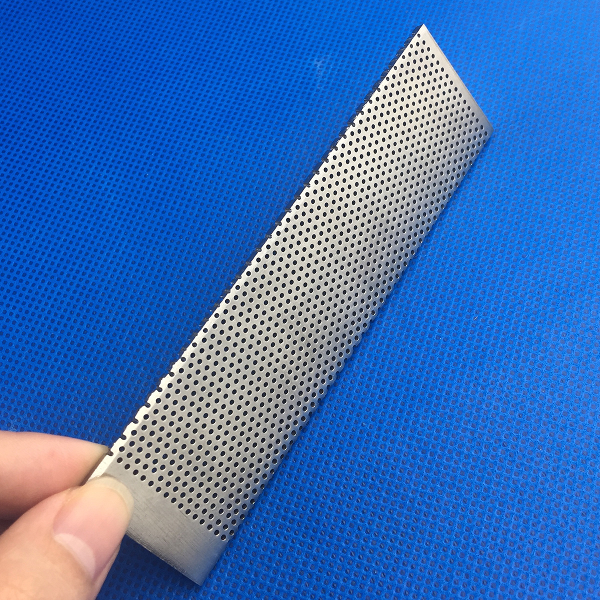 安平实力厂家定制不锈钢微孔板 3mm板1.0mm孔厚板小孔微孔板