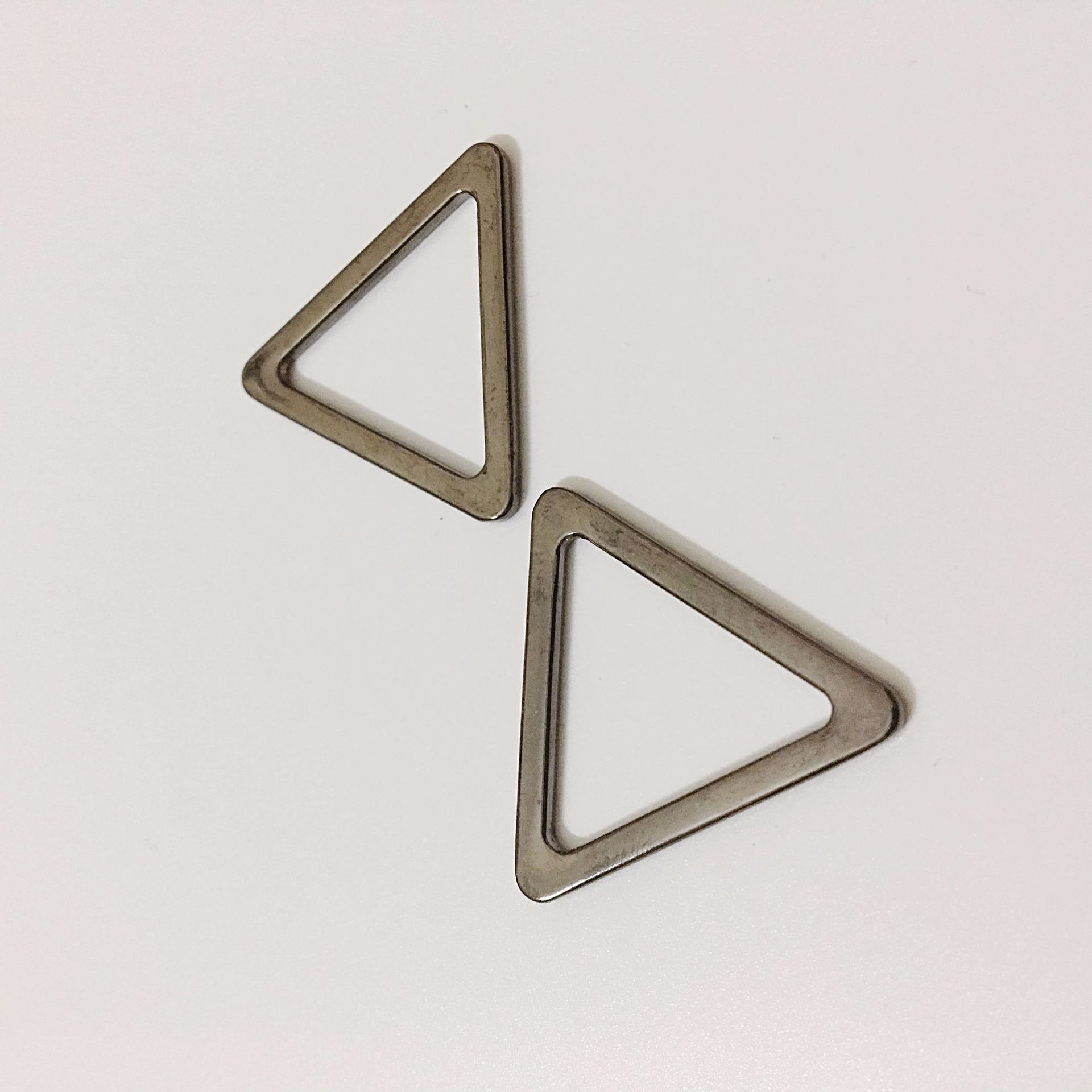 2018新款金属纽扣挂镀三角形包包扣大衣合金扣五金配件现货供应