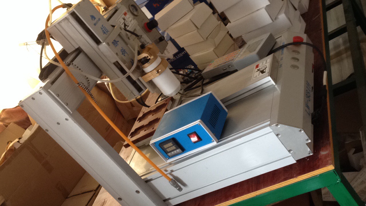 全自动点胶机_全自动点胶机手机点胶机,手表点胶机,点胶热熔胶三轴 - 