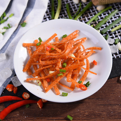 香香公主新款过桥米线辣条95g 休闲办公粮食解馋零嘴小吃厂家批发