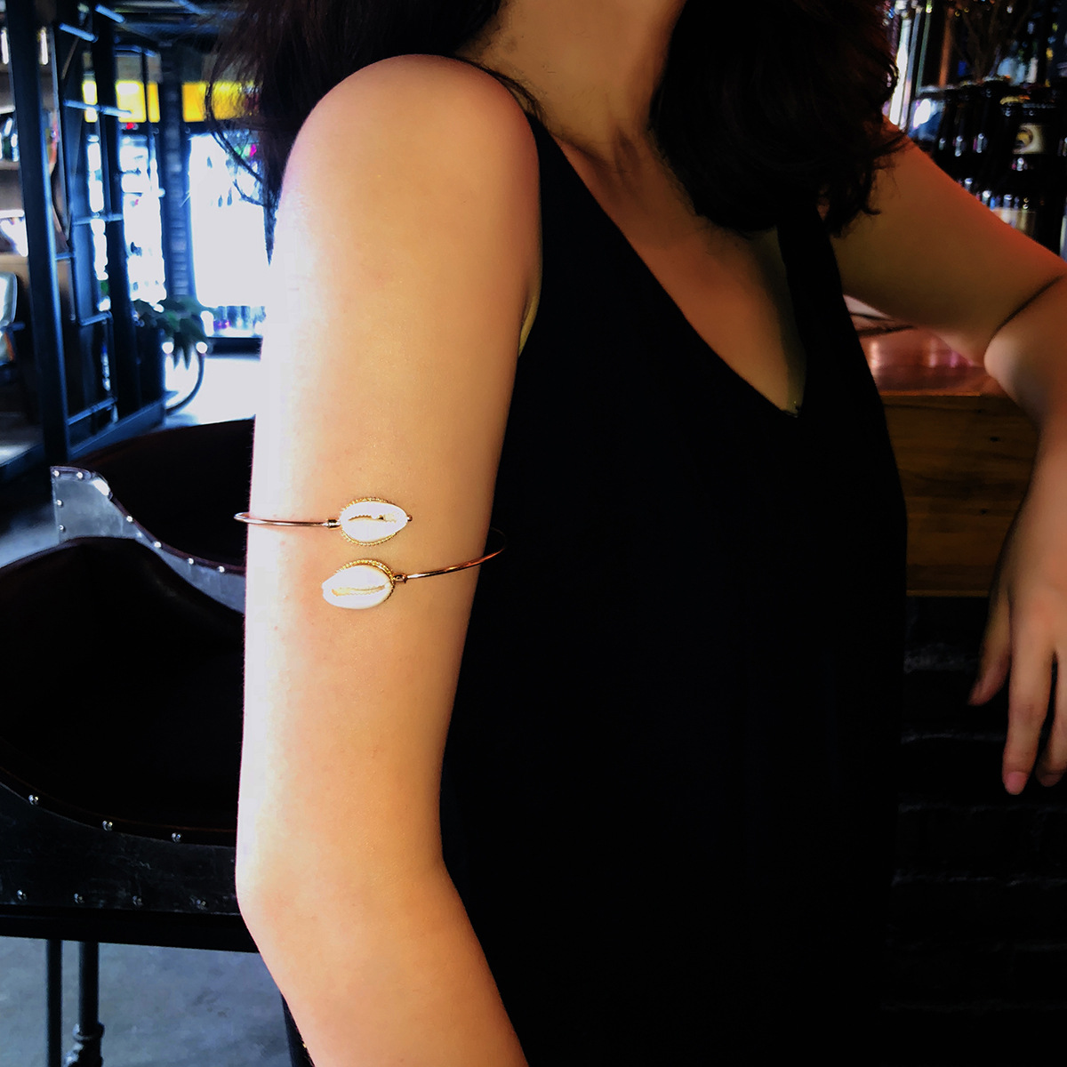 欧美跨境配饰 大众款百搭民族风手饰 简约复古贝壳开口臂镯臂环女