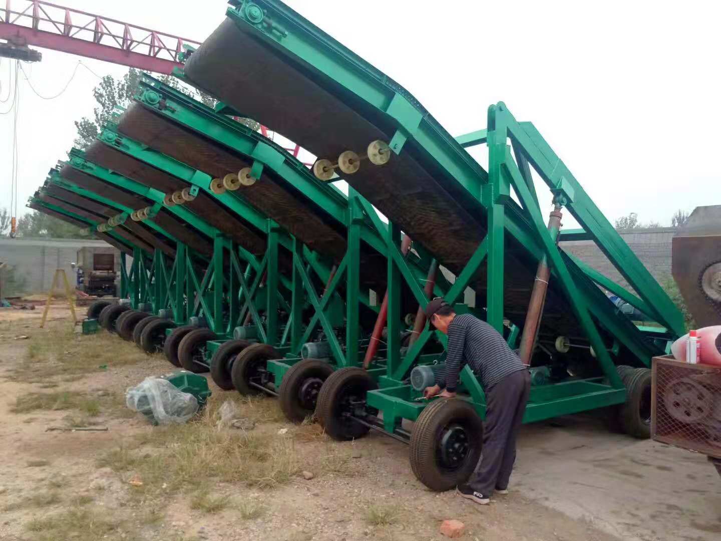 养牛场草料池内取料机中小型青贮窑挖料机液压升降草料装车上料机