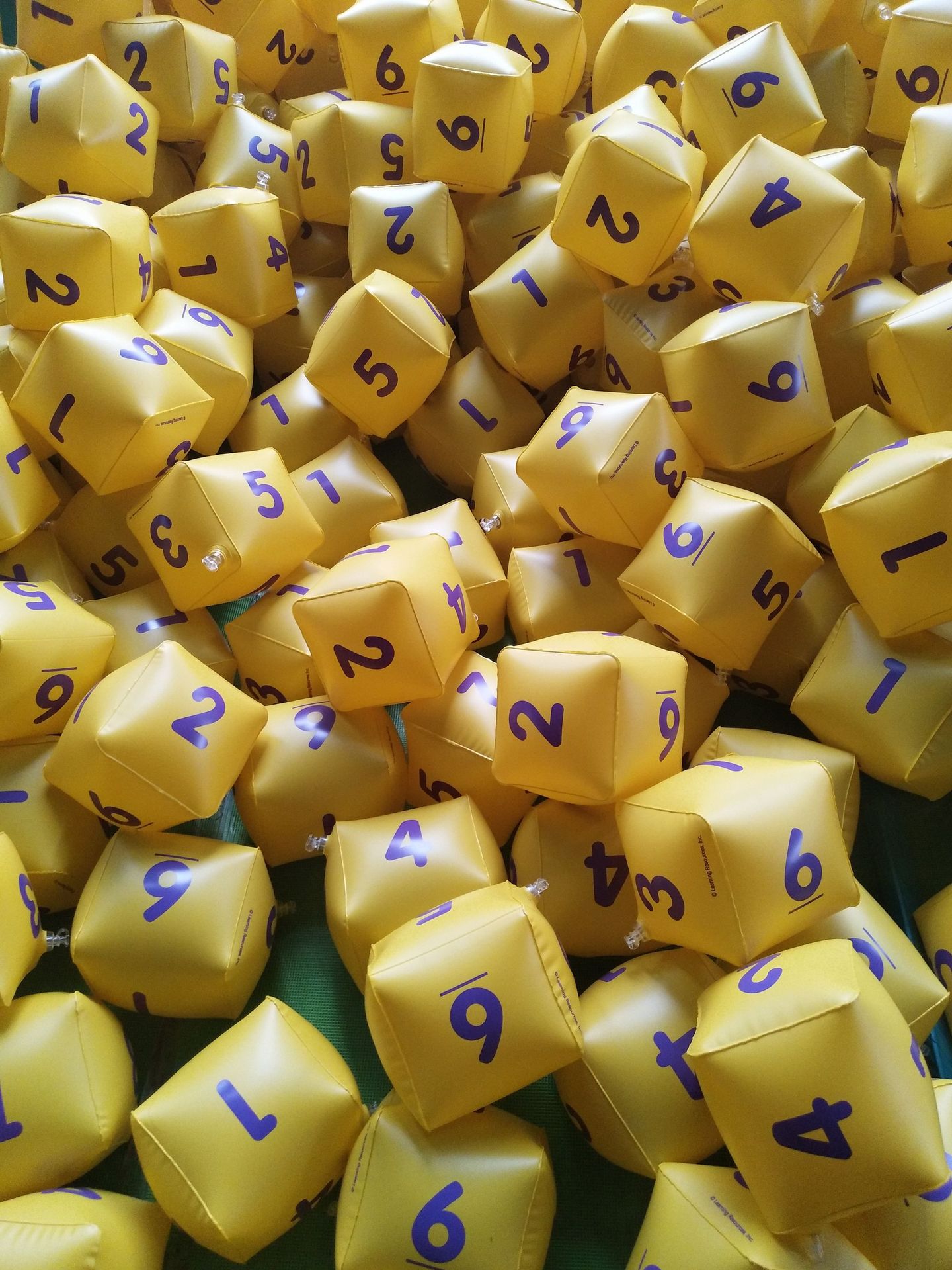 东莞桥头工厂现模做货7*7cm小骰子玩具 7x7cm尺寸可以定制