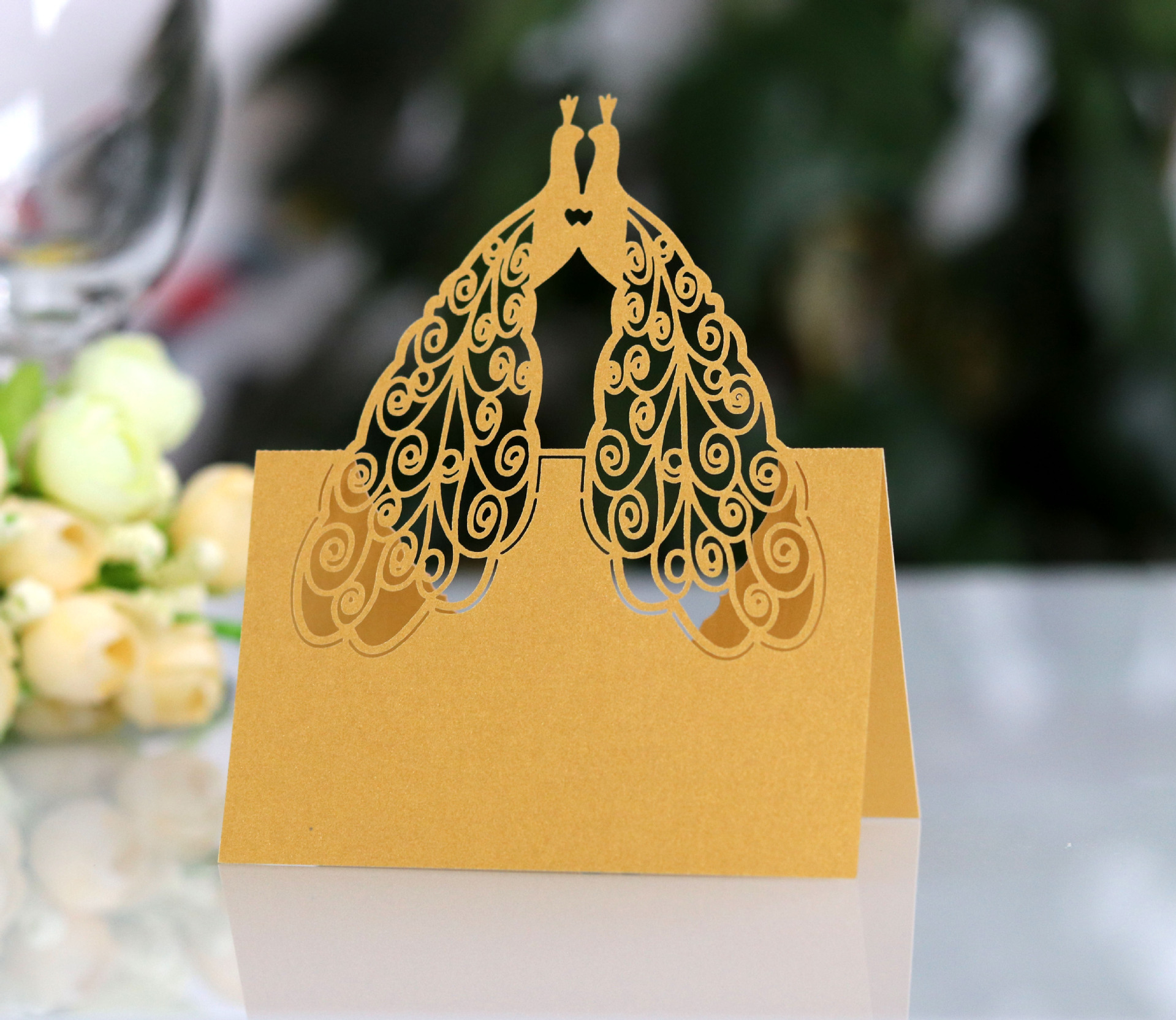 孔雀立体席位卡 镂空激光卡片 创意桌卡 粉色珠光纸 桌卡厂家批发