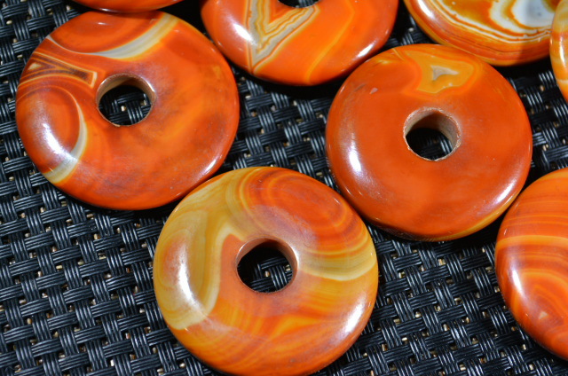 纯工厂蒙料战国红玛瑙平安扣吊坠背云男女项链毛衣链佛珠配饰