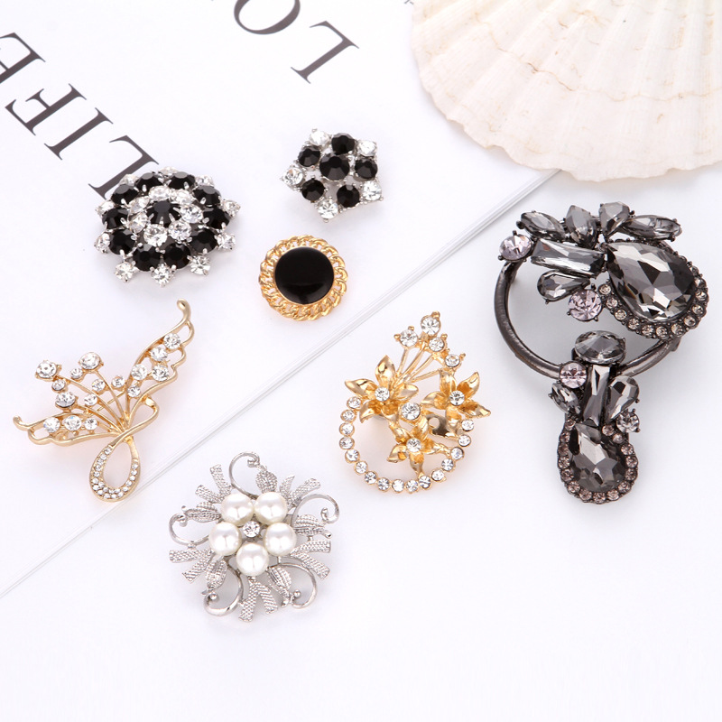 European and American Fashion Flower Pearl Brooch Female Korean Alloy Diamond Camellia Shawl Corsage Cardigan Big Pin