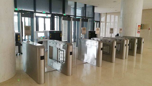 高铁无纸化全国推广 人证合一闸机是关键