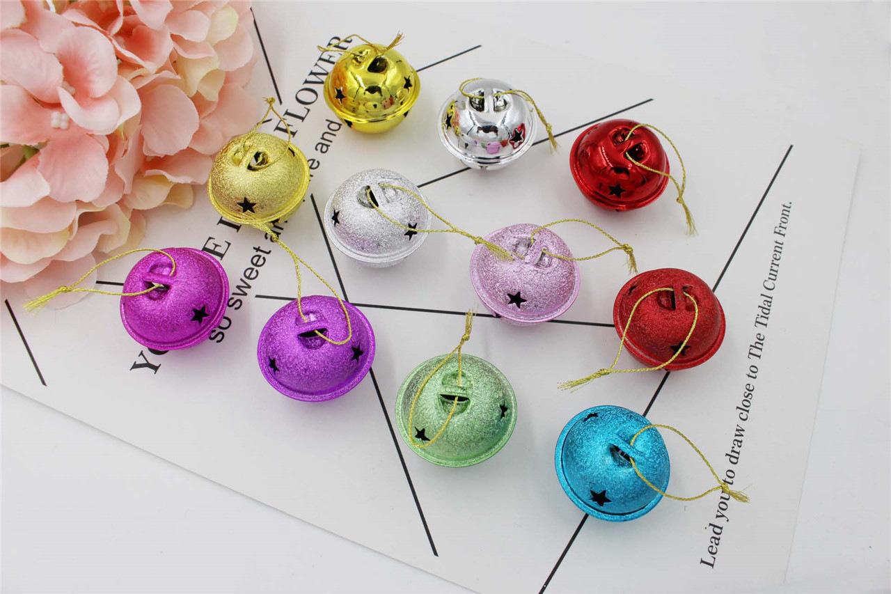 从大到小都有,材质有铜质,铁的,也有铝的,产品主要有:各种铜铃铛,铁