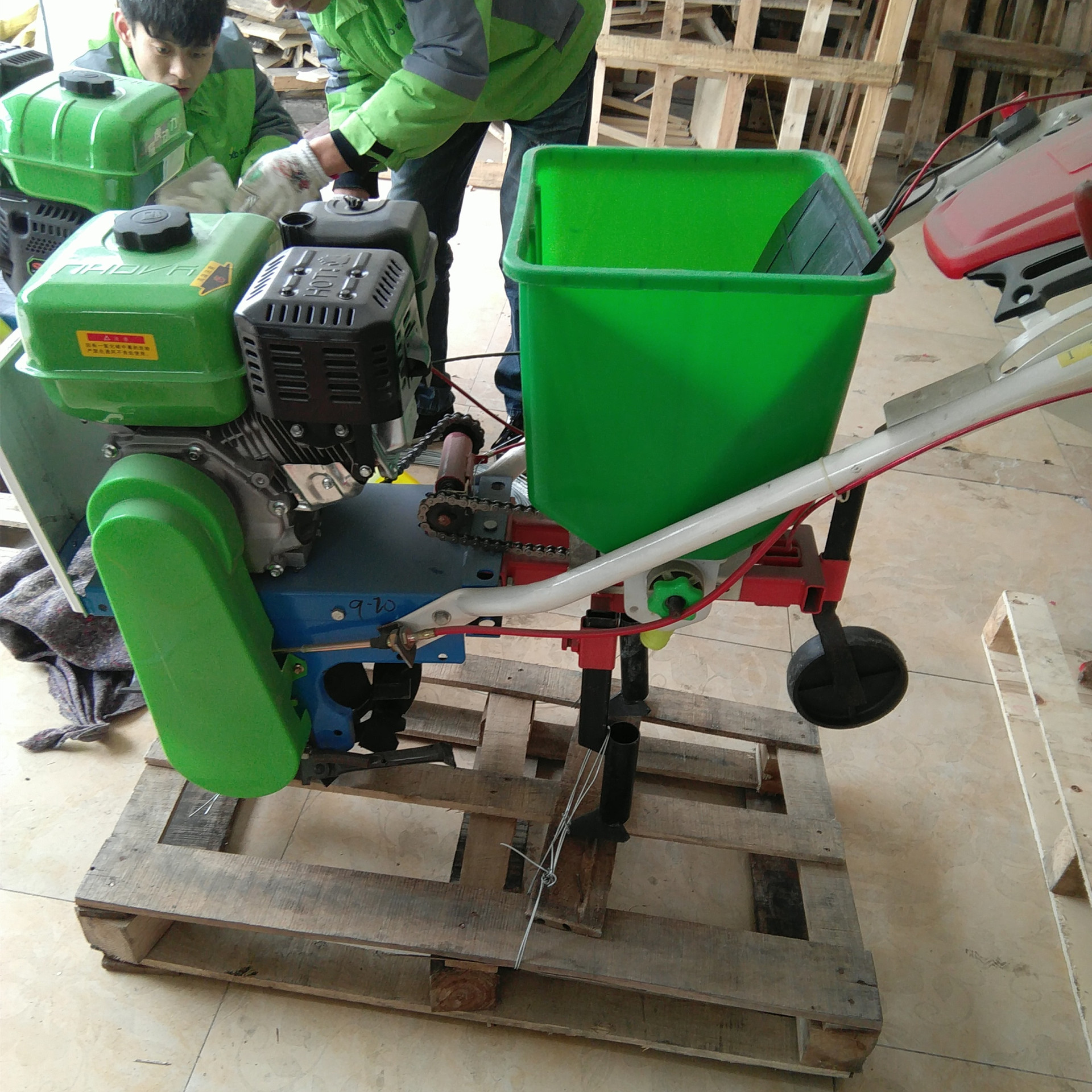 小型多功能播种机汽油机柴油机带动的玉米播种机价格优惠厂家直销