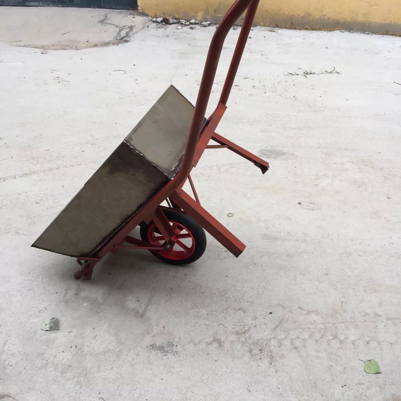 工地手推车 实心省力物流人力实心手推车 建筑工地农用独轮搬运车