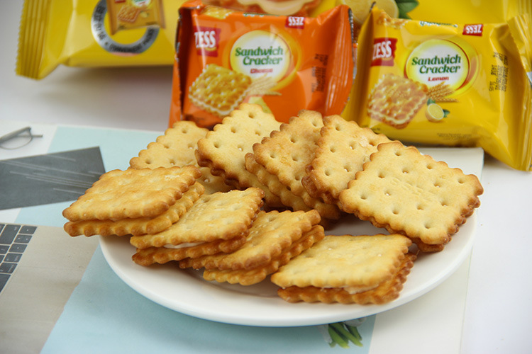 马来西亚进口杰思牌夹心方形饼干144g 办公室休闲零食品批发