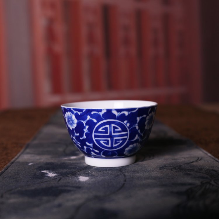 景德镇纯手工陶瓷杯 精工手绘青花花纹茶杯 品茗杯主人杯