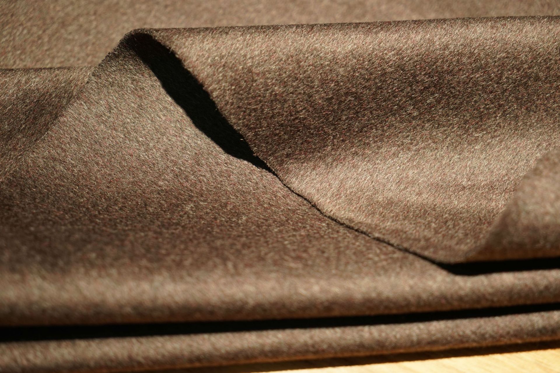 丹麦咖色毛呢外套 2018新款100%羊毛大衣面料