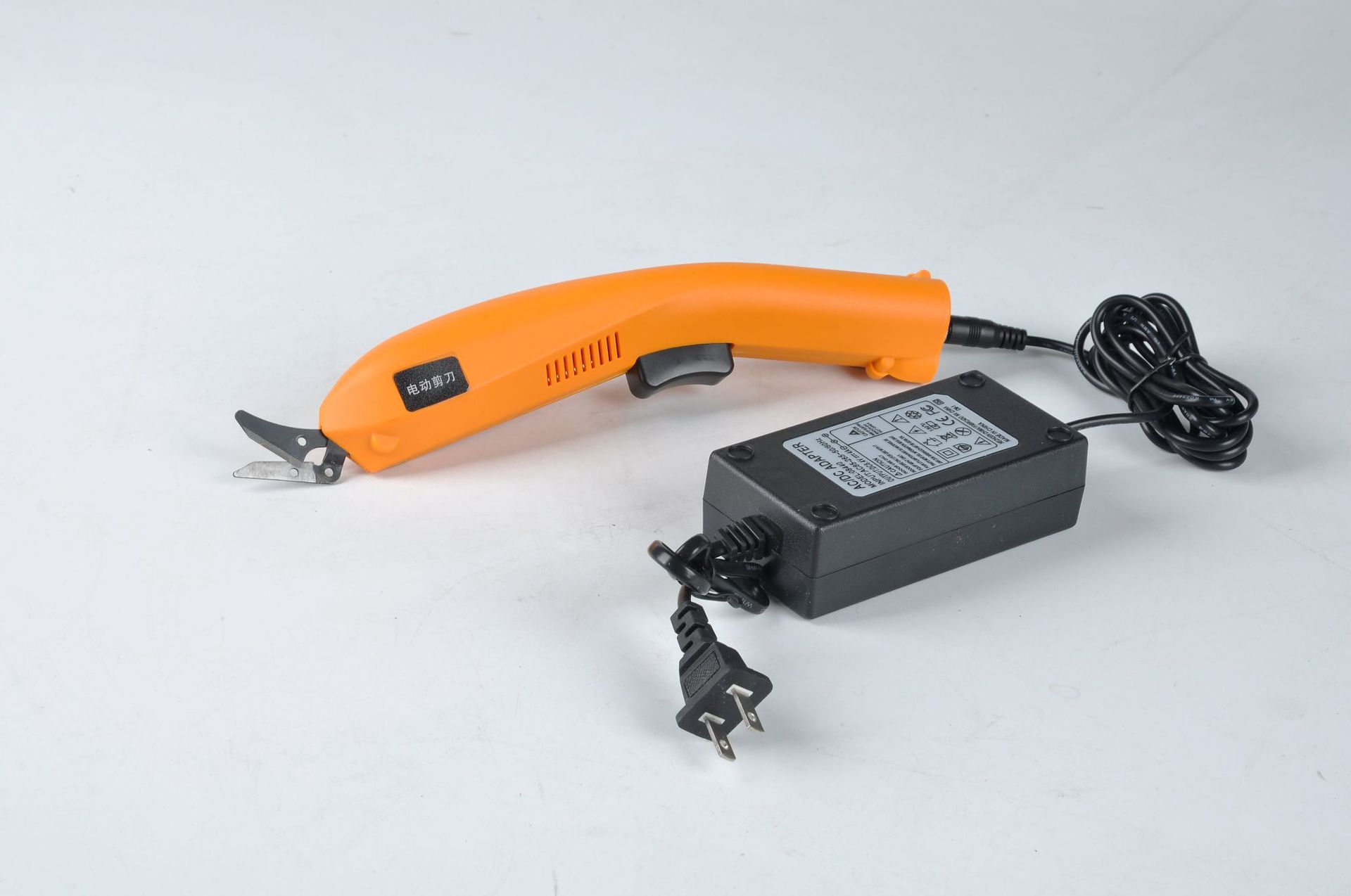 电动裁布剪刀 电剪刀 裁缝用 服装剪刀 皮革电剪 充电式电剪刀