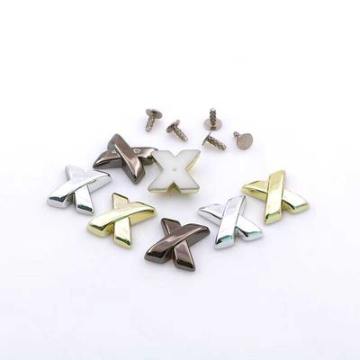 厂家直销塑料饰品 配套菠萝钉 订鞋子 帽子 皮带 款式多样 价格优